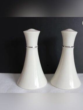 Lenox  Miramar Collection Platinum Salt and Pepper Shakers